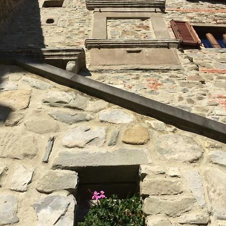 프라토베키오 Castello Di Urbech 아파트 외부 사진