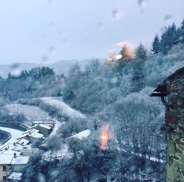 프라토베키오 Castello Di Urbech 아파트 외부 사진
